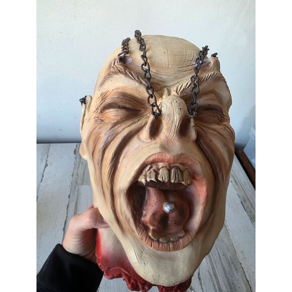 Vintage hanging head chains rubber beheaded Halloween prop life like realistic s - Picture 5 of 8